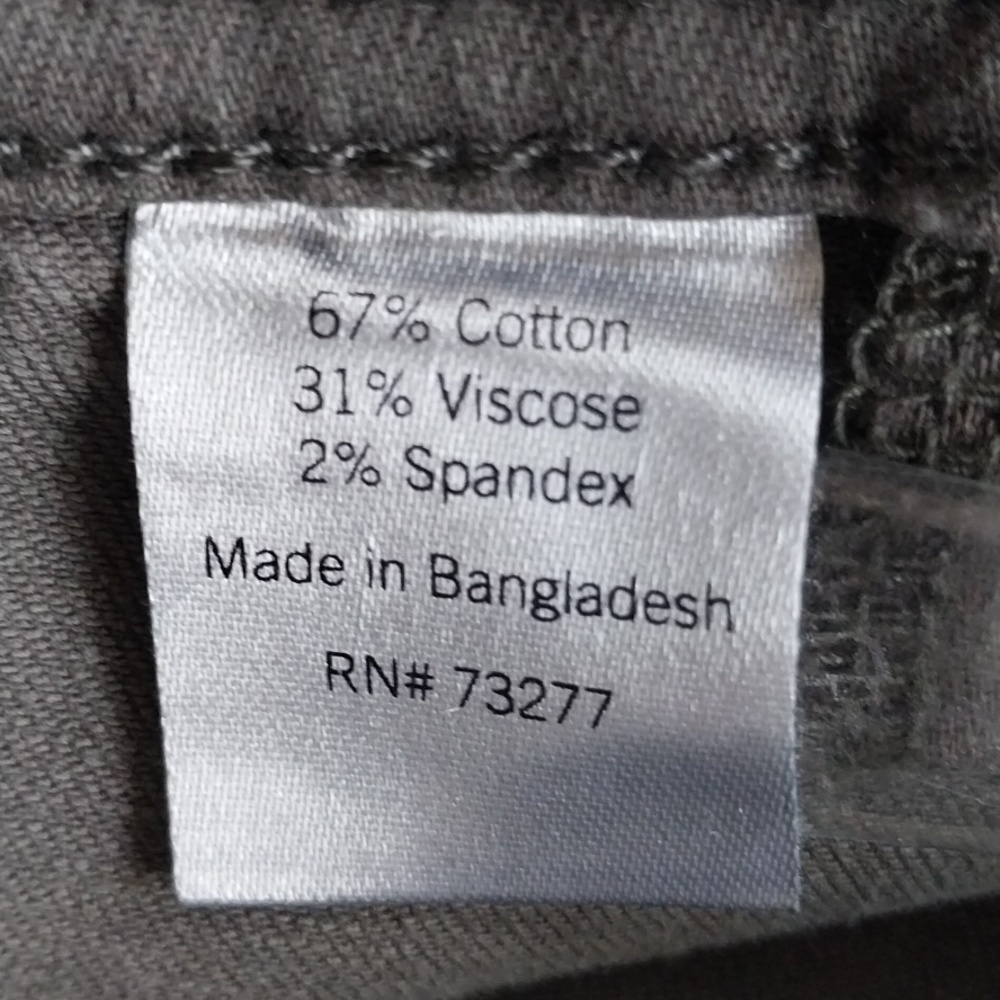 SO NWT High-Rise Utility Shorts Frayed Hem Size 13 Olive Green 2.5" Inseam - Picture 13 of 13